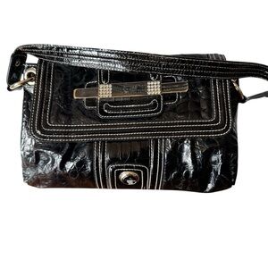 Vintage Y2K Guess Black Croc-Embossed Patent Leather Medium Shoulder Bag